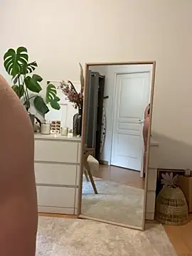 chloedlm5 online show from October 18, 2025, 11:44 am