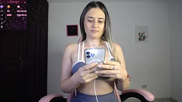 Veronika  Winslow  online show from September 24, 2025, 6:28 am