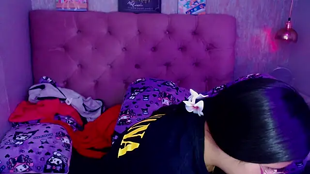 laurenelove online show from September 10, 2025, 2:17 pm