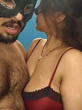Snapshot of sexy42couple chatting on June 5, 2026, 9:53 pm sexy42couple online show from June 5, 2026, 9:53 pm