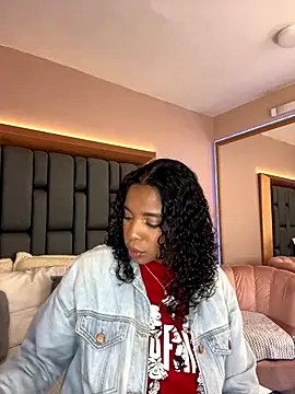 LisaMendez online show from September 18, 2025, 3:41 am