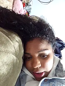 LisaMendez online show from October 19, 2025, 4:51 pm