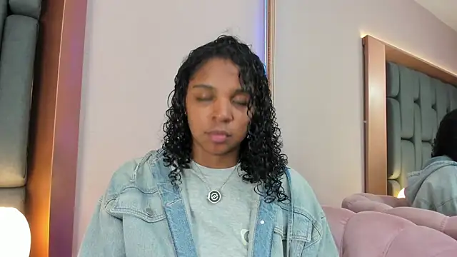 LisaMendez online show from April 3, 2026, 3:59 am