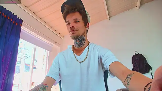 Gold Loyal77 online show from December 1, 2025, 3:06 pm