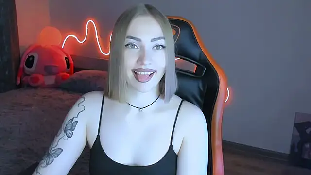 LaraKrein lk online show from February 17, 2026, 4:35 pm