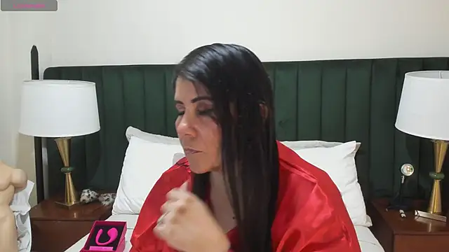 kiraGeiner online show from September 16, 2025, 2:23 am