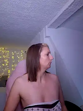 SexyJulia21 online show from February 7, 2025, 12:28 pm