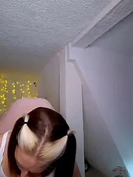 SexyJulia21 online show from February 12, 2025, 12:44 pm