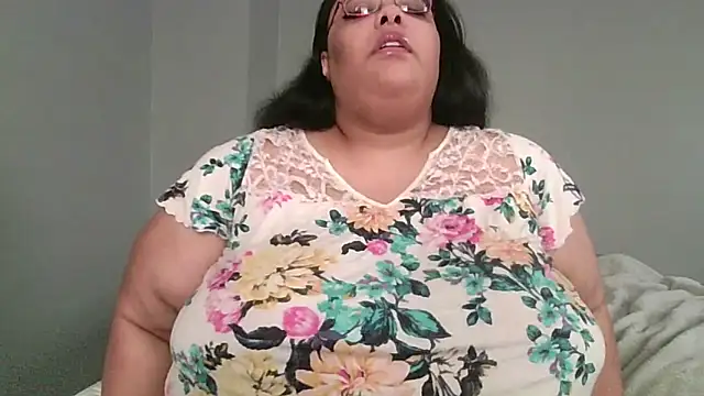 SexyBBW10790 online show from April 21, 2026, 2:56 pm