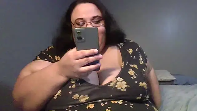 Snapshot of SexyBBW10790 chatting on April 23, 2026, 2:13 am SexyBBW10790 online show from April 23, 2026, 2:13 am