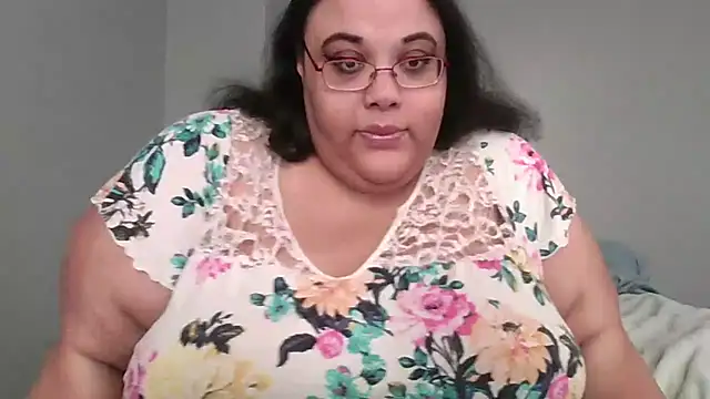 Snapshot of SexyBBW10790 chatting on April 24, 2026, 2:08 pm SexyBBW10790 online show from April 24, 2026, 2:08 pm