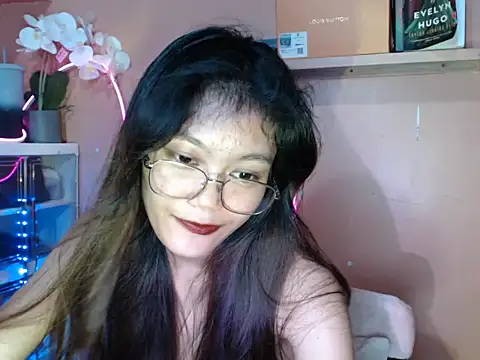 skinny gracie online show from November 6, 2025, 7:31 am