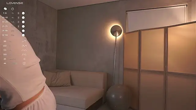 Moon cutie online show from February 3, 2026, 6:35 pm