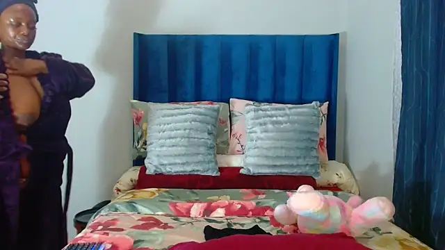 Candycrush2555 online show from April 23, 2026, 3:25 pm