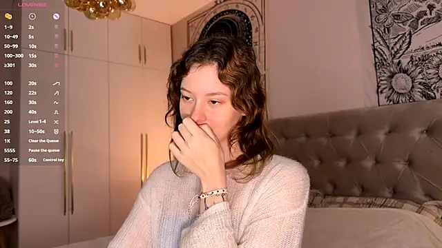 IrisPurrphy online show from November 11, 2025, 5:02 pm