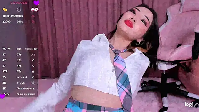 Momo Ayase  online show from November 13, 2025, 3:33 pm