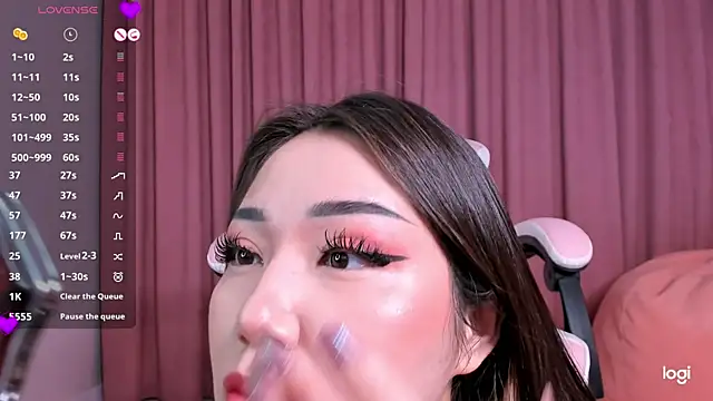 Momo Ayase  online show from November 16, 2025, 2:44 pm