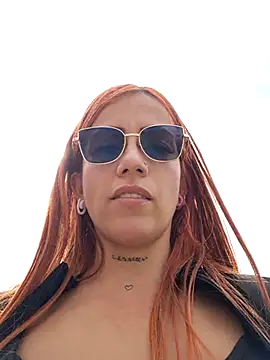 Alis xxx online show from December 1, 2025, 6:57 pm