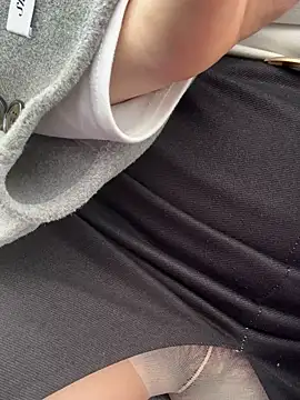 Liqinqin online show from November 7, 2025, 12:32 am