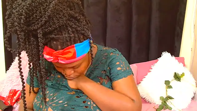 AmazingDarkDoll online show from September 24, 2025, 3:04 pm