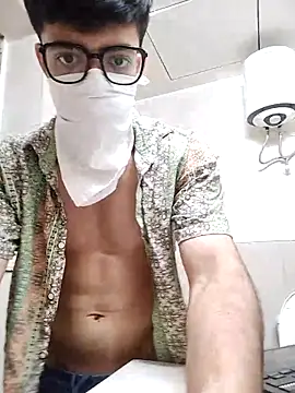 Snapshot of mrmasseur06 chatting on May 14, 2026, 5:53 pm mrmasseur06 online show from May 14, 2026, 5:53 pm