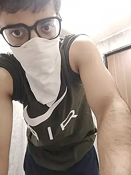 Snapshot of mrmasseur06 chatting on August 5, 2026, 6:33 pm mrmasseur06 online show from August 5, 2026, 6:33 pm