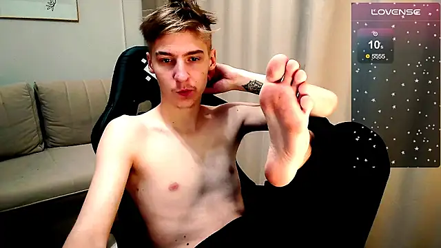 Snapshot of MrSexyCum4U chatting on October 28, 2025, 7:27 pm MrSexyCum4U online show from October 28, 2025, 7:27 pm
