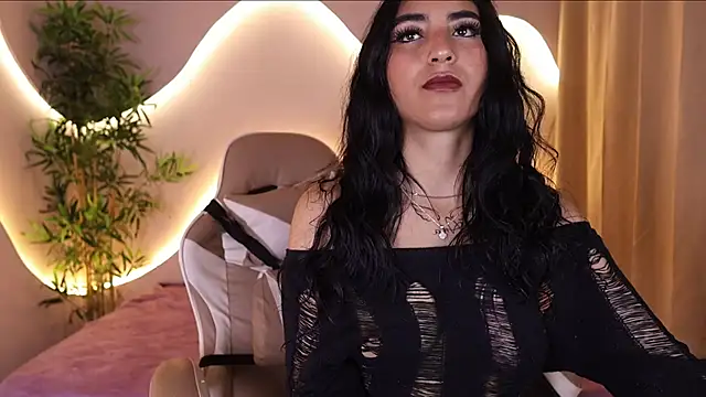 Emma and Issac online show from October 6, 2025, 4:54 am