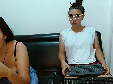 Arieeel 09 online show from November 7, 2025, 2:17 pm