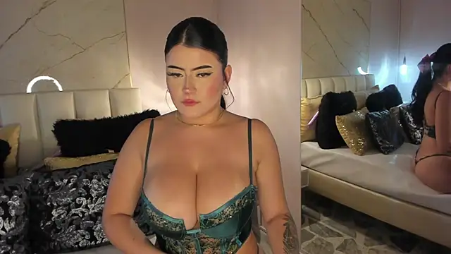 Snapshot of VioletaMaddox chatting on October 14, 2025, 12:11 am VioletaMaddox online show from October 14, 2025, 12:11 am