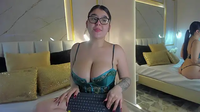 Snapshot of VioletaMaddox chatting on January 6, 2026, 4:16 am VioletaMaddox online show from January 6, 2026, 4:16 am