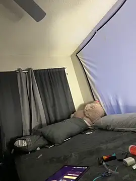 Triggerhappycj100 online show from February 4, 2026, 10:43 am