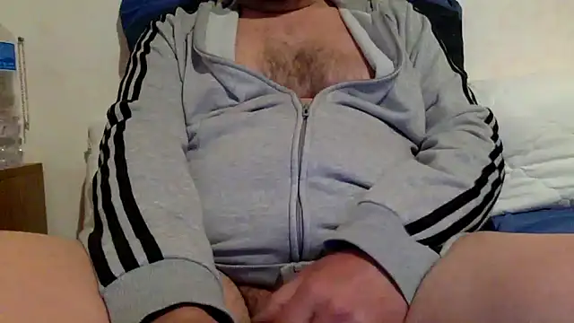 steve669 hot online show from April 12, 2026, 7:24 am