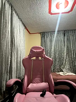 laure torres online show from October 12, 2025, 8:02 am