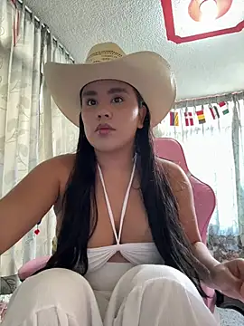 Snapshot of laure_torres chatting on July 16, 2026, 4:24 pm laure torres online show from July 16, 2026, 4:24 pm
