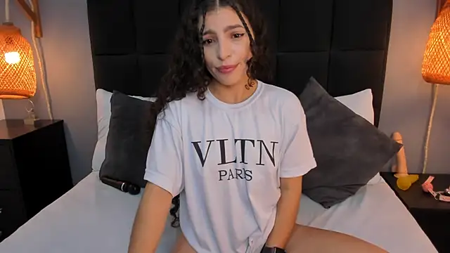 natalie esmith online show from October 11, 2025, 12:04 pm