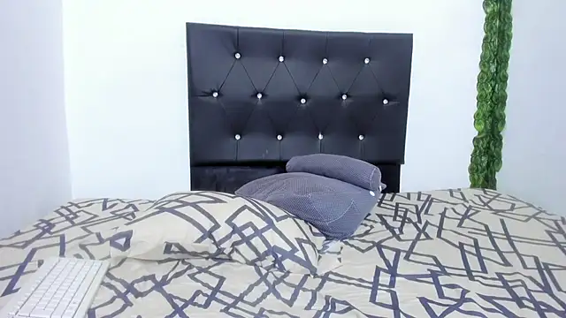 michellnasty online show from March 27, 2026, 4:18 am