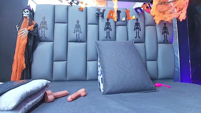 Roxana gomez online show from October 28, 2025, 3:10 am