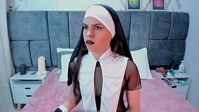 Astrid Velle online show from October 31, 2025, 3:40 am