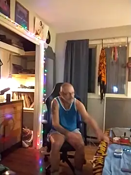 FoxnMouse online show from April 25, 2026, 4:48 am