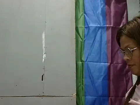 juicycum069 online show from March 1, 2026, 10:06 am