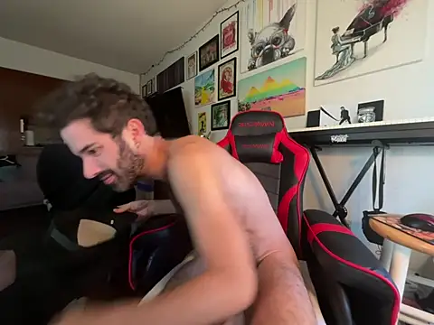 Snapshot of Pupscritch chatting on July 22, 2026, 6:00 pm Pupscritch online show from July 22, 2026, 6:00 pm