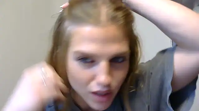 sweetceeme online show from April 21, 2026, 1:42 am