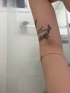 yumi-hot online show from March 27, 2026, 1:44 pm