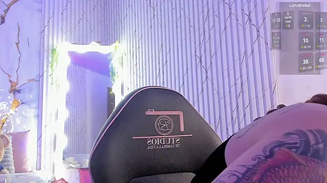 Naomy tay1 online show from March 22, 2026, 3:21 am