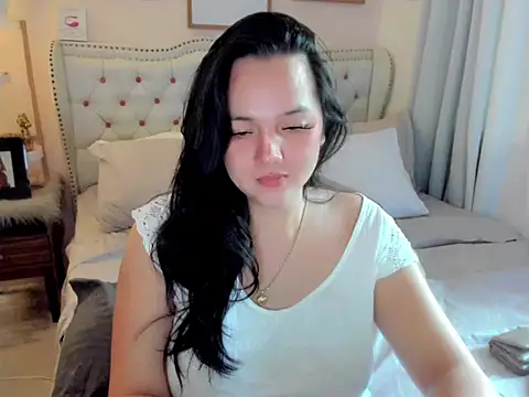 SweetHoney369 online show from March 5, 2026, 5:14 am