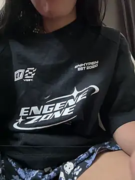 Snapshot of modelnishu chatting on March 6, 2026, 5:42 pm modelnishu online show from March 6, 2026, 5:42 pm