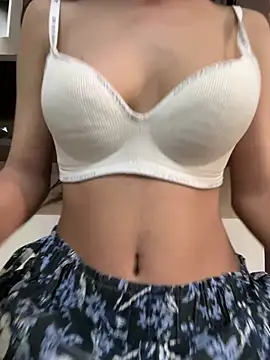 Snapshot of modelnishu chatting on May 18, 2026, 4:18 am modelnishu online show from May 18, 2026, 4:18 am