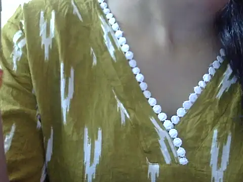 SONIYA 47 online show from April 19, 2026, 6:21 pm