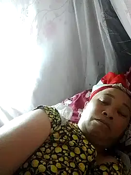 Mamapm20 online show from October 16, 2025, 1:45 pm